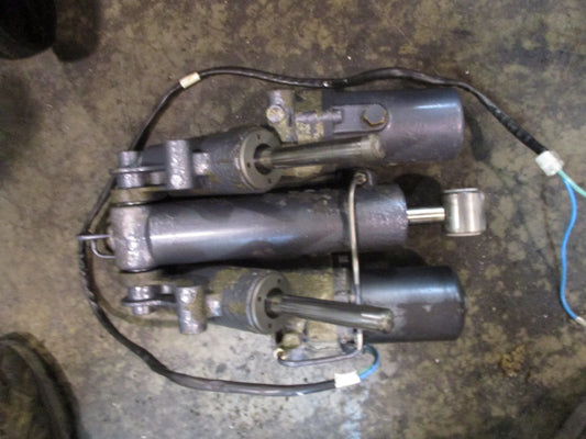 Yamaha 250hp 4 stroke outboard tilt trim unit