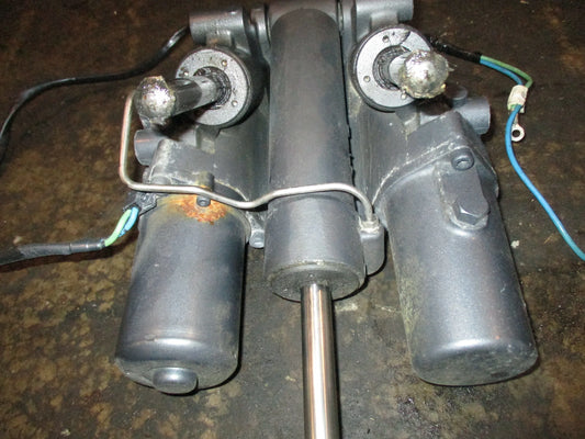 Yamaha 4.2L 300hp 4 stroke outboard tilt trim unit