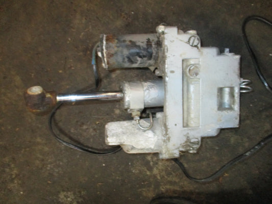 Evinrude 75hp outboard tilt trim unit (328718)