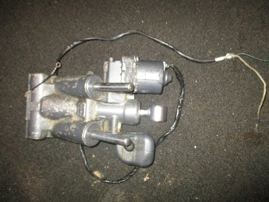 Yamaha 115hp 2 stroke outboard SHOWA tilt trim unit PARTS ONLY