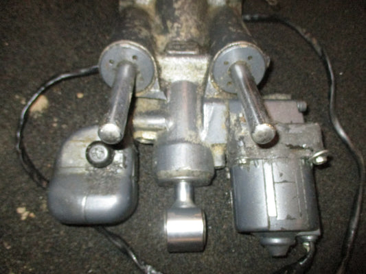 Yamaha 115hp 2 stroke outboard SHOWA tilt trim unit PARTS ONLY