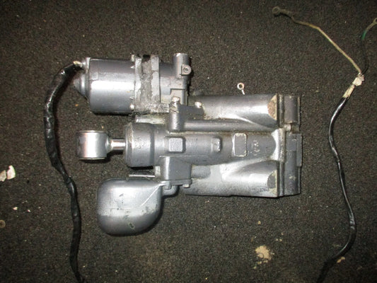 Yamaha 115hp 2 stroke outboard SHOWA tilt trim unit PARTS ONLY
